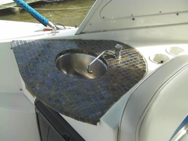 Slide: The Image of Bayliner 325 Express Cruiser 2007 - 10