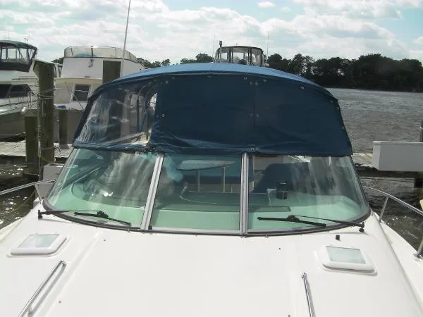 Slide: The Image of Bayliner 325 Express Cruiser 2007 - 3