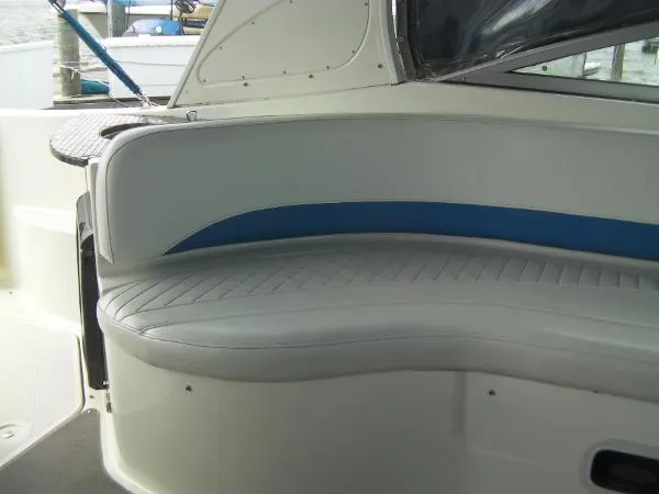 Slide: The Image of Bayliner 325 Express Cruiser 2007 - 7