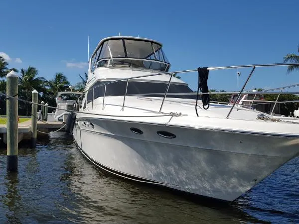 Slide: The Image of Sea Ray 560 Sedan Bridge 2000 - 2