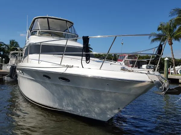 Slide: The Image of Sea Ray 560 Sedan Bridge 2000 - 3