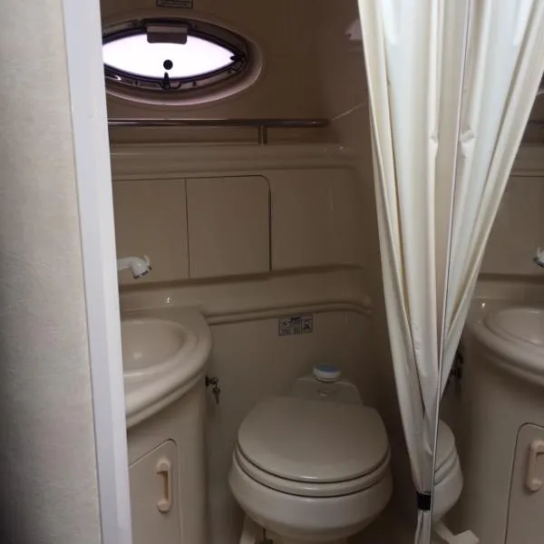 Slide: The Image of Sea Ray 280 Sundancer 2004 - 9