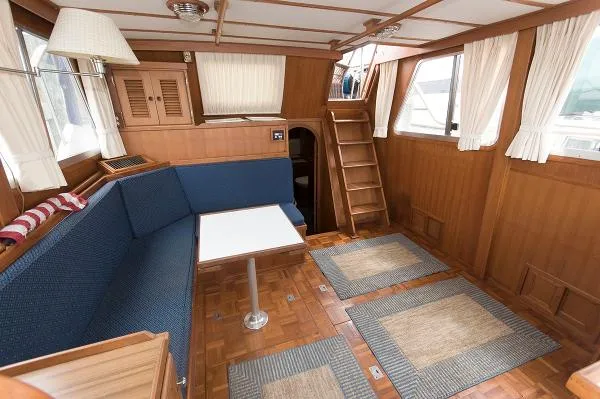Slide: The Image of Marine Trader 40 Sundeck 1984 - 10