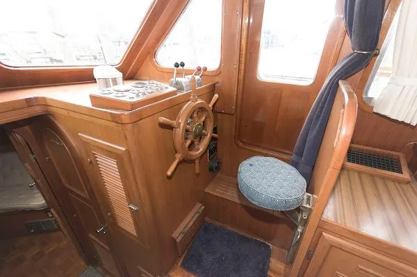 Slide: The Image of Marine Trader 40 Sundeck 1984 - 11