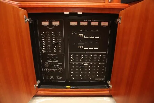 Slide: The Image of Bertram 63 Convertible 2008 - 11