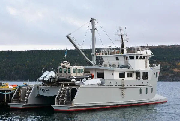 Slide: The Image of Ocean Voyager Expedition Power Catamaran 2004 - 1