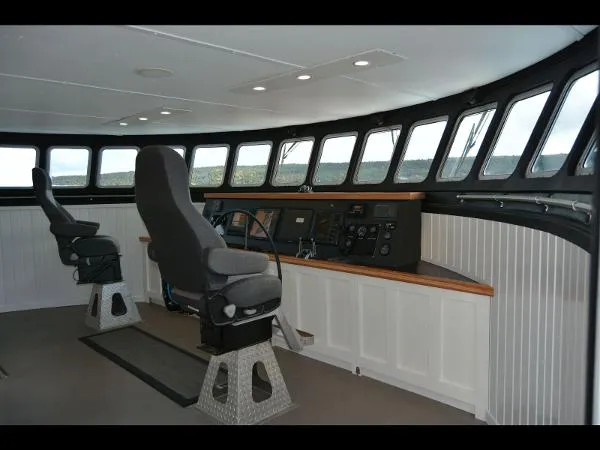 Slide: The Image of Ocean Voyager Expedition Power Catamaran 2004 - 6