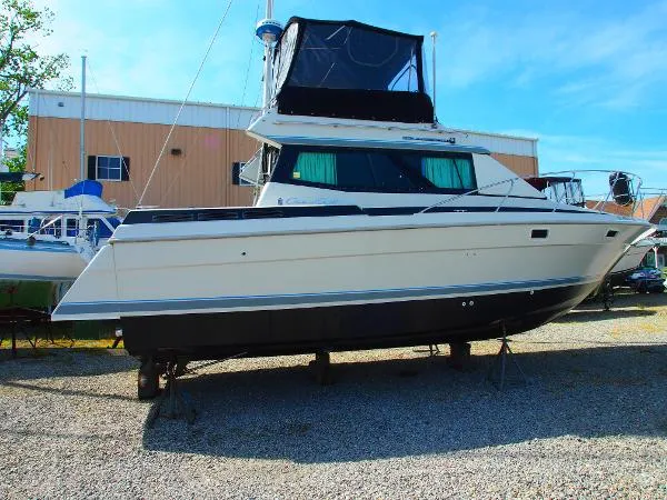 Slide: The Image of Chris-Craft 320 Amerosport Sedan 1987 - 0