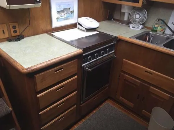 Slide: The Image of Californian 38 Motor Yacht 1984 - 1