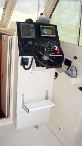 Slide: The Image of Albin 28 TE FLUSH DECK 2004 - 7