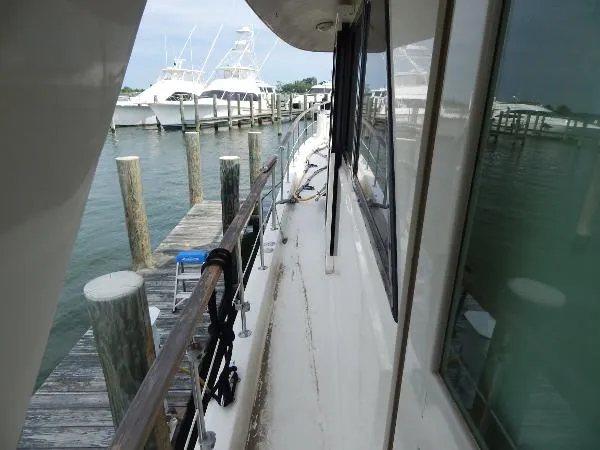 Slide: The Image of Hatteras 53 Classic Motor Yacht 1982 - 8
