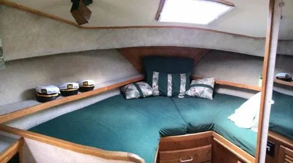 Slide: The Image of Mainship 40 Aft Cabin Motoryacht 1985 - 6