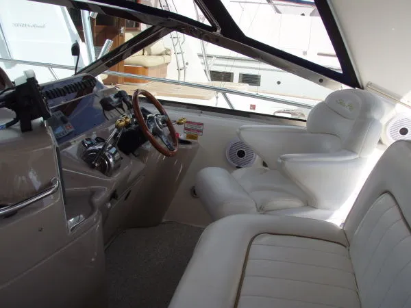 Slide: The Image of Sea Ray 400 Sundancer With Hyd. Lift 1999 - 7