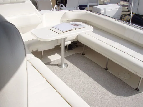 Slide: The Image of Sea Ray 400 Sundancer With Hyd. Lift 1999 - 8