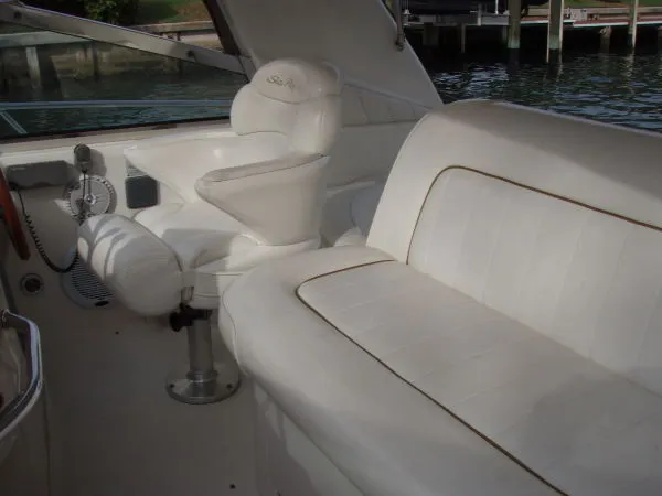 Slide: The Image of Sea Ray Sundancer 1999 - 3
