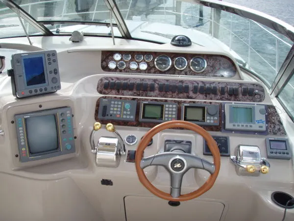 Slide: The Image of Sea Ray Sundancer 1999 - 5
