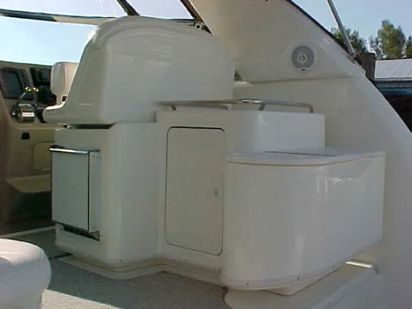 Slide: The Image of Sea Ray 370 EC W/low hrs & Hardtop 1999 - 10
