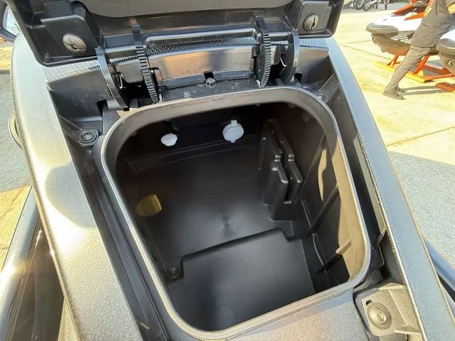 Slide: The Image of Yamaha FX Limited SVHO 2026 - 7