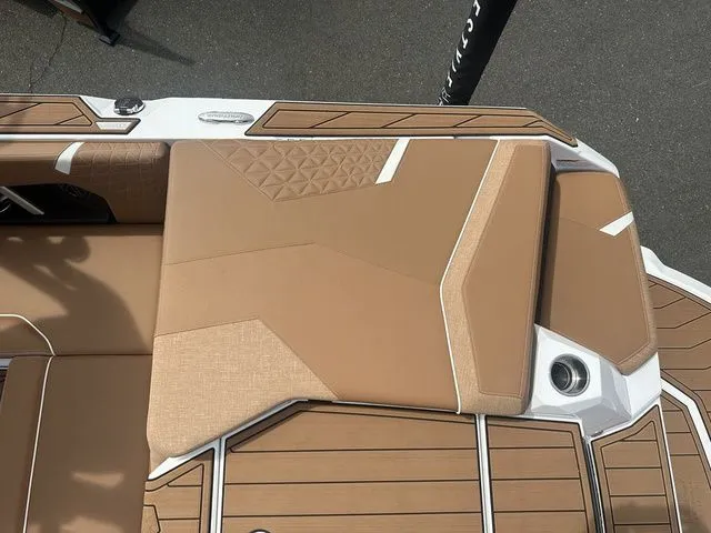 Slide: The Image of Nautique Super Air Nautique GS22 2025 - 12