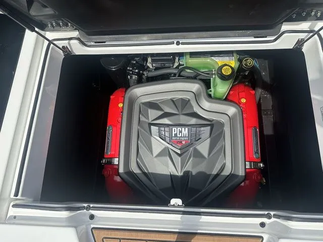 Slide: The Image of Nautique Super Air Nautique GS22 2025 - 14