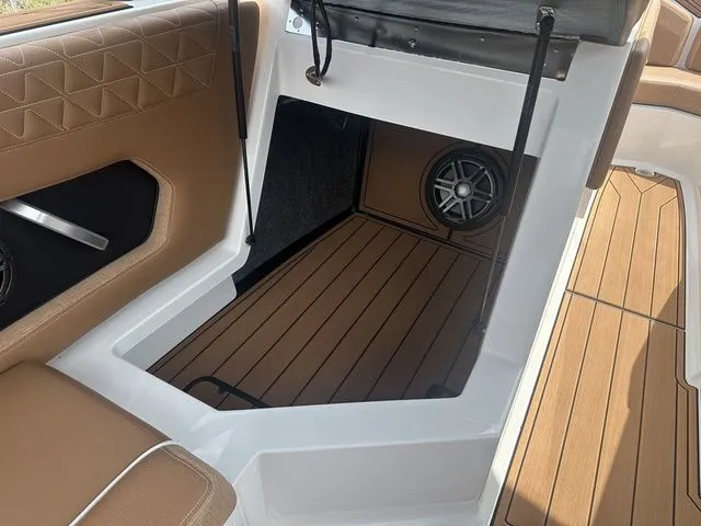 Slide: The Image of Nautique Super Air Nautique GS22 2025 - 19