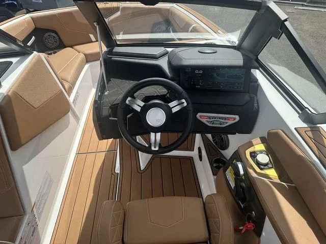 Slide: The Image of Nautique Super Air Nautique GS22 2025 - 26