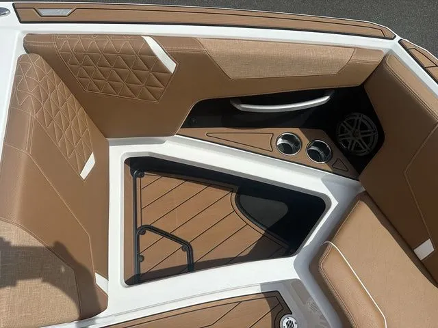 Slide: The Image of Nautique Super Air Nautique GS22 2025 - 31