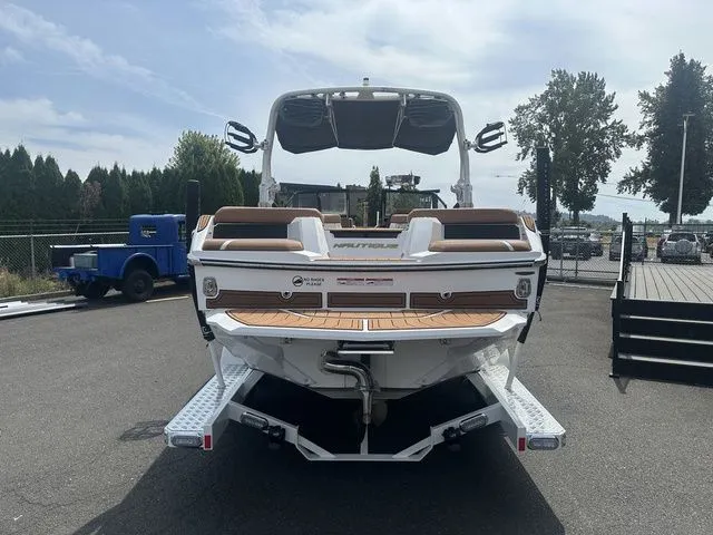 Slide: The Image of Nautique Super Air Nautique GS22 2025 - 6