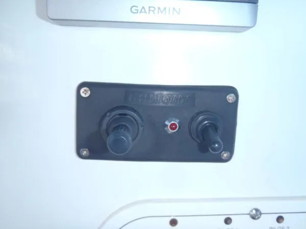 Slide: The Image of Triton 2895 Center Console (Must See!) 2004 - 10