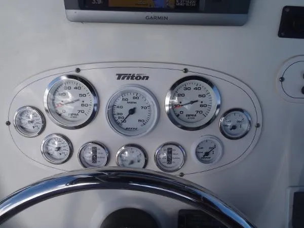 Slide: The Image of Triton 2895 Center Console (Must See!) 2004 - 11