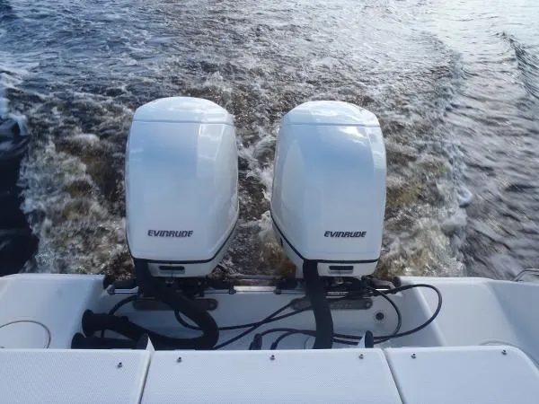 Slide: The Image of Triton 2895 Center Console (Must See!) 2004 - 3
