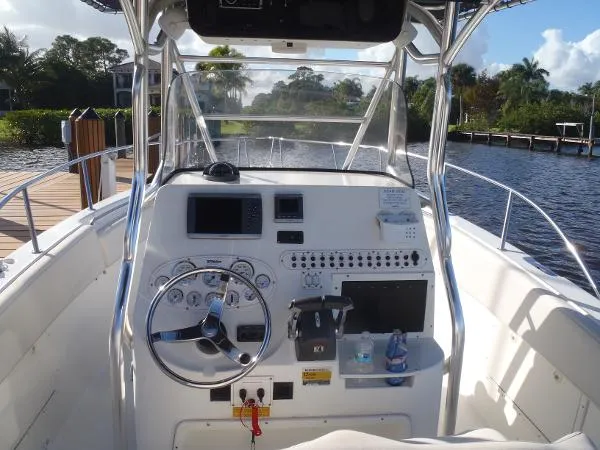 Slide: The Image of Triton 2895 Center Console (Must See!) 2004 - 4