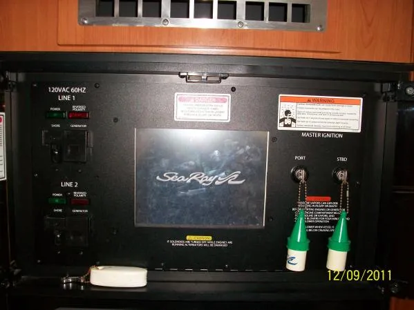 Slide: The Image of Sea Ray 36 Sedan Bridge 2006 - 9