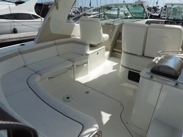 Slide: The Image of Sea Ray 370 Sundancer 2010 - 11