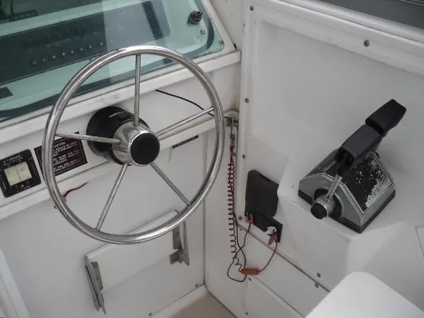 Slide: The Image of Robalo 2440 Walkaround 1995 - 11