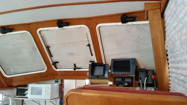 Slide: The Image of Nauset 35 Flybridge 1988 - 10