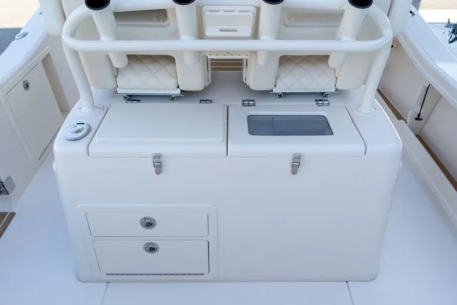 Slide: The Image of Grady-White 281 Coastal Explorer 2026 - 9