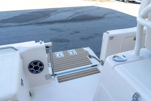 Slide: The Image of Grady-White 281 Coastal Explorer 2026 - 40