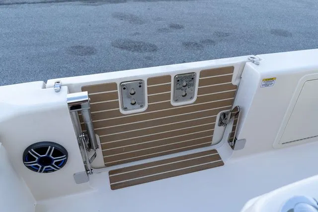 Slide: The Image of Grady-White 281 Coastal Explorer 2026 - 14