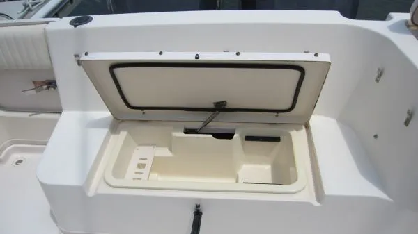 Slide: The Image of Grady-White 300 Marlin w/ 4 STROKES 2002 - 11