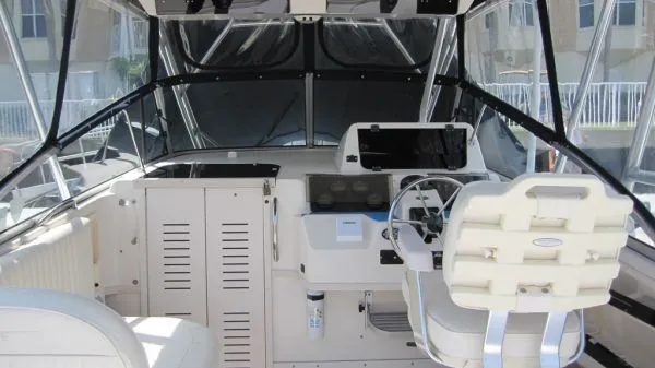 Slide: The Image of Grady-White 300 Marlin w/ 4 STROKES 2002 - 2