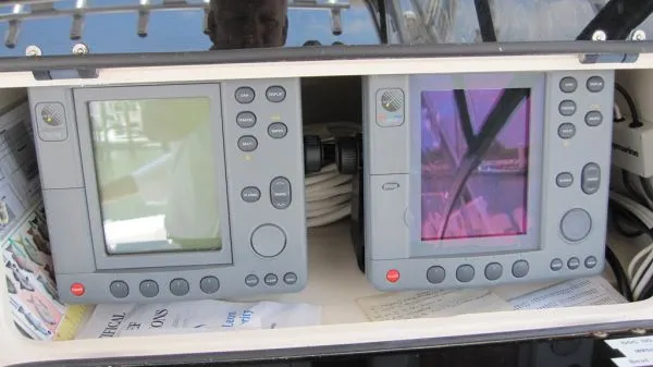 Slide: The Image of Grady-White 300 Marlin w/ 4 STROKES 2002 - 7