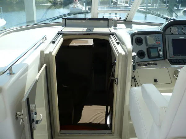 Slide: The Image of Sea Ray 40 Motor Yacht 2007 - 5