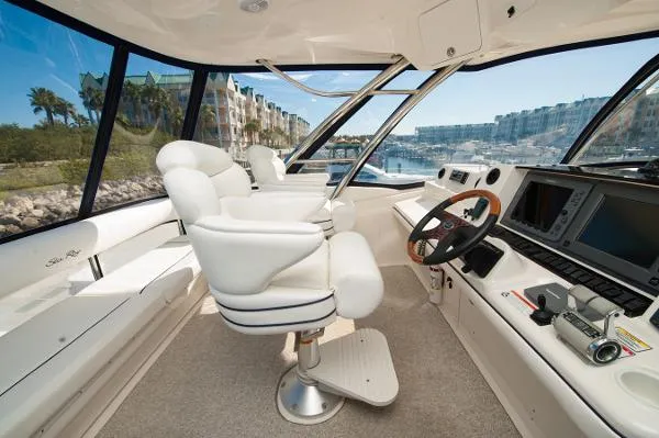 Slide: The Image of Sea Ray 580 Sedan Bridge 2006 - 8