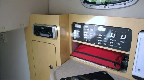 Slide: The Image of Boston Whaler 275 CONQUEST (Reduced) 2005 - 11