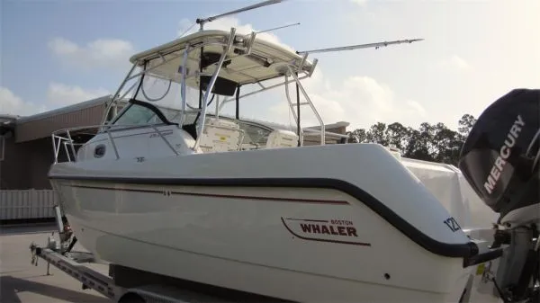Slide: The Image of Boston Whaler 275 CONQUEST (Reduced) 2005 - 2