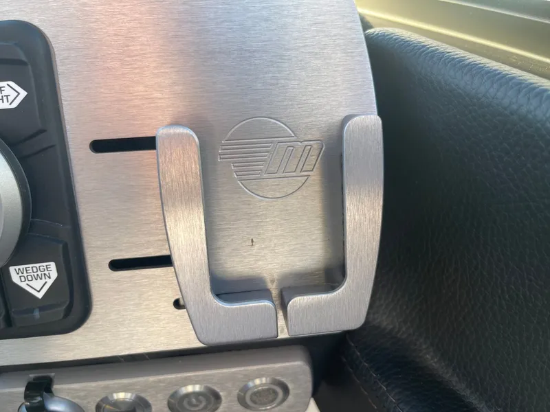 Slide: The Image of Malibu Wakesetter 23 MXZ 2024 - 21