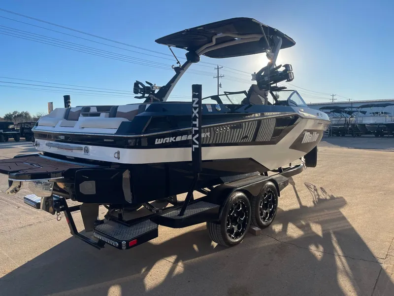 Slide: The Image of Malibu Wakesetter 23 MXZ 2024 - 4
