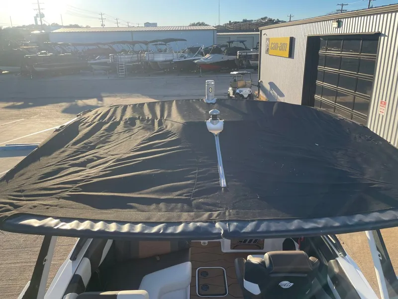 Slide: The Image of Malibu Wakesetter 23 MXZ 2024 - 41