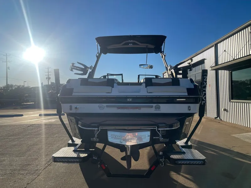 Slide: The Image of Malibu Wakesetter 23 MXZ 2024 - 5